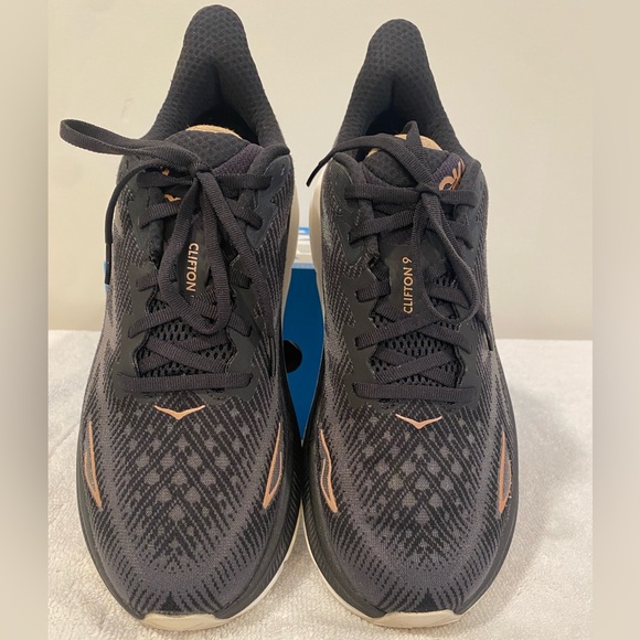 HOKA Clifton 9 - Picture 4 of 5